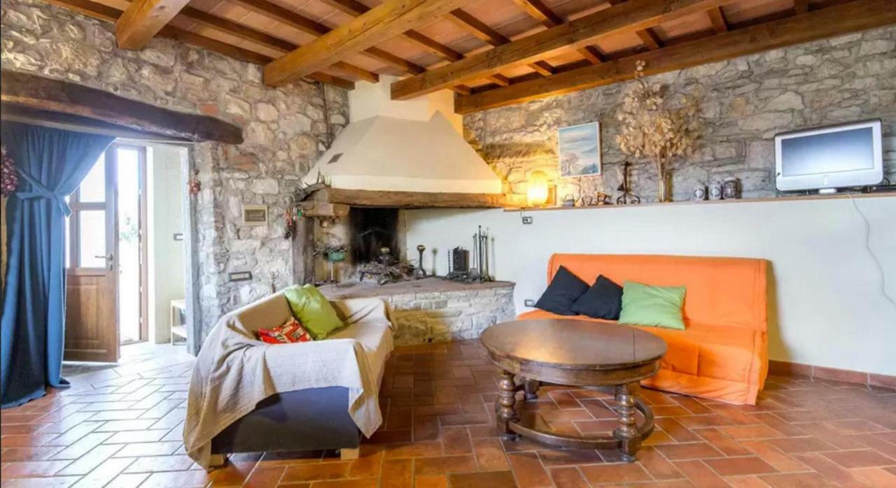 Casa Mazzocchi Vista Su Poppi Villa Exterior photo